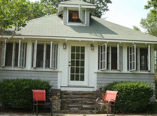 4 Studley St, Falmouth, ME 04105