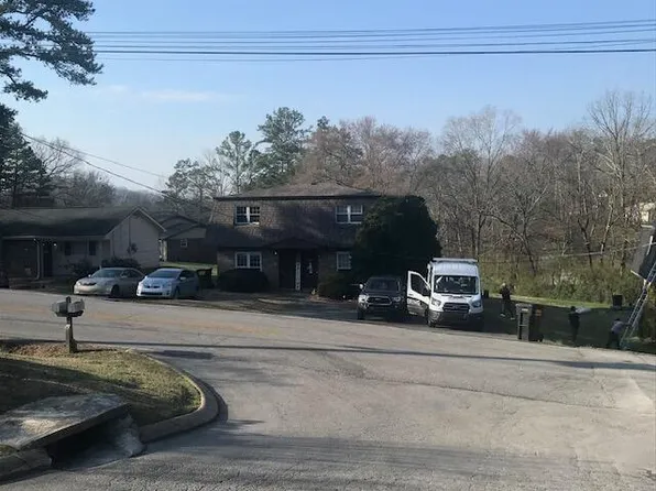 1002 Central Dr, Hixson, TN 37343