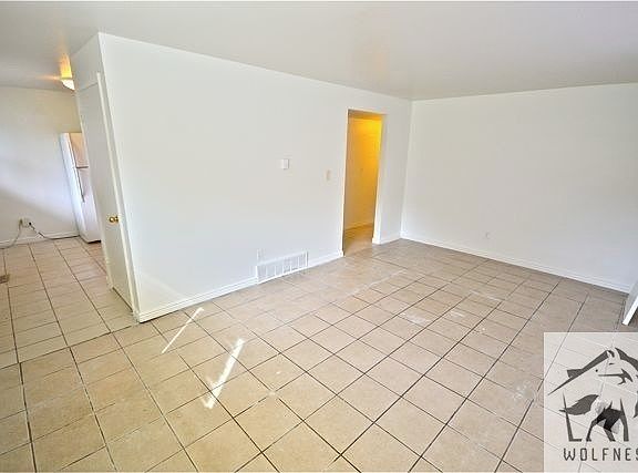 5th image of 1610 W Ivy Cir APT 1