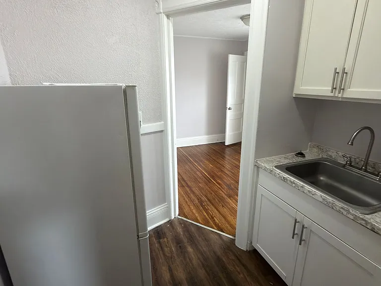 583 Averill Ave — Photo 14