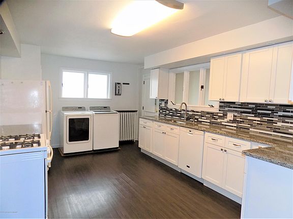 3rd image of 113-115 N Hyde Park Ave