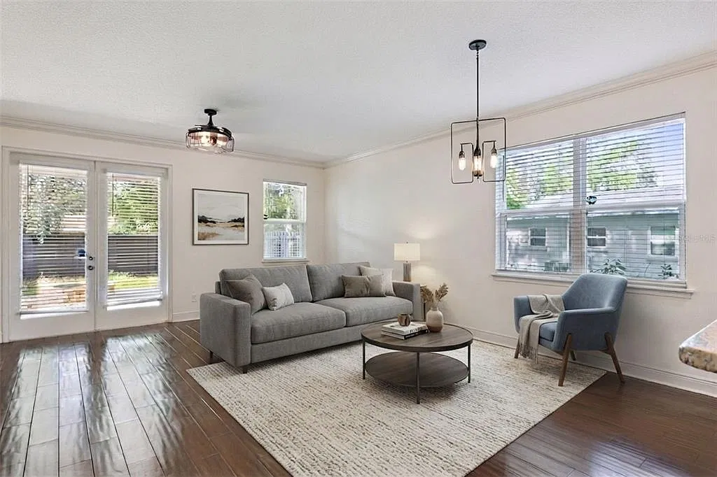 3 bed, 2.5 bath, 1755 sqft, $3,000 — Photo 2
