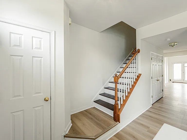 1429 New Haven Ct — Photo 24