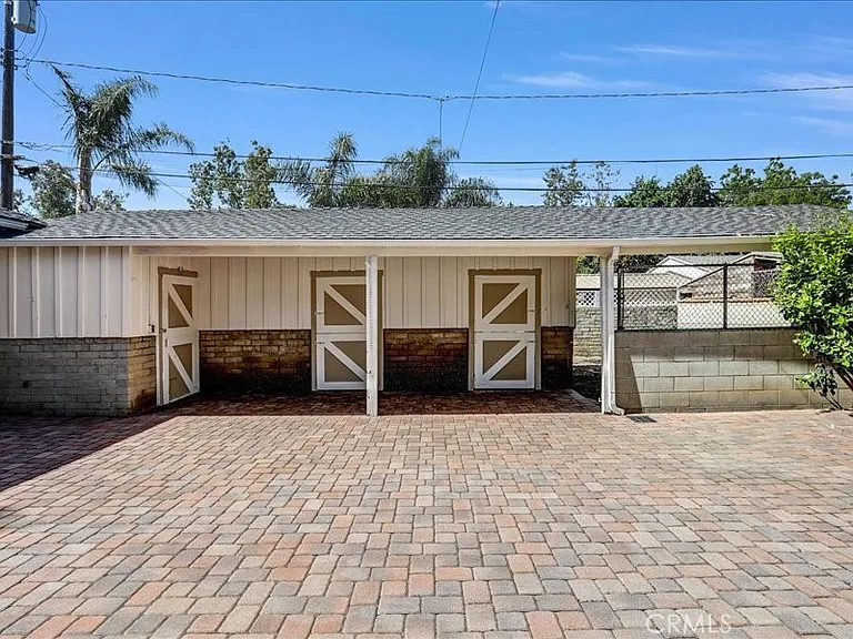 1315 W Valleyheart Dr — Photo 26