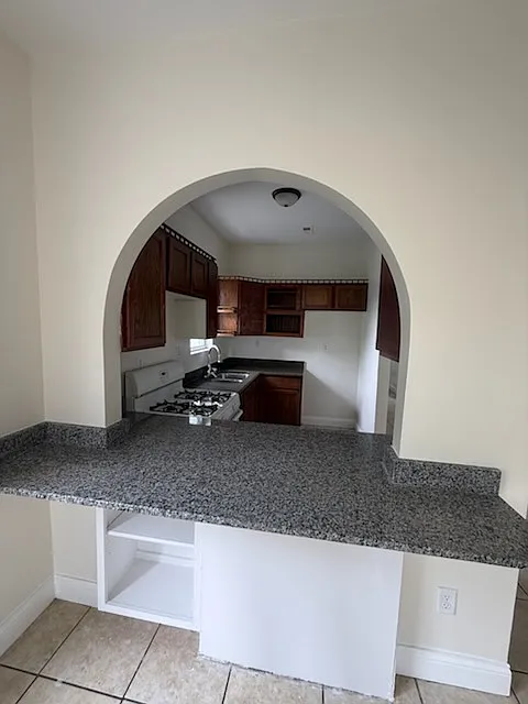 2 bed, 1242 sqft, $1,200 — Photo 1