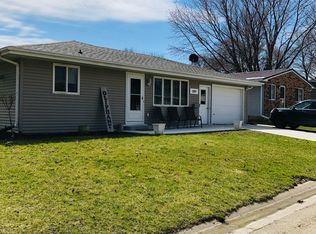 809 4th Ave SW, Cascade, IA 52033