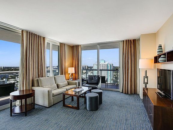 Family room w great views