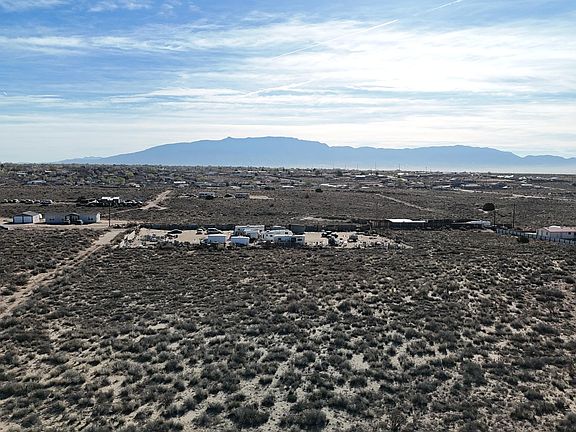 5th image of 8 Avenue Sw