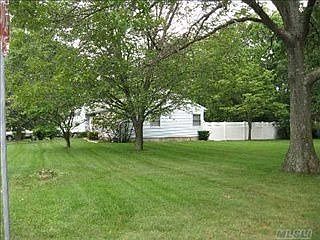 1st image of 637 Peconic St
