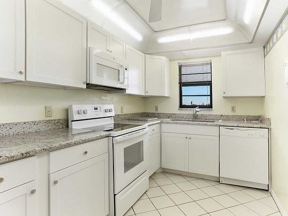 3rd image of 2400 Deer Crk Cc Blvd APT 510