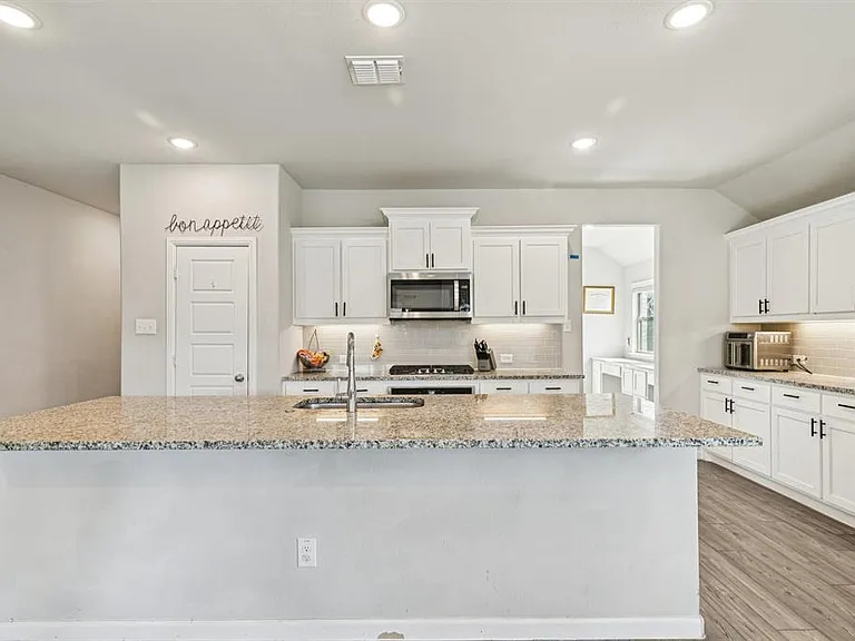 312 Scenic Point Dr — Photo 10