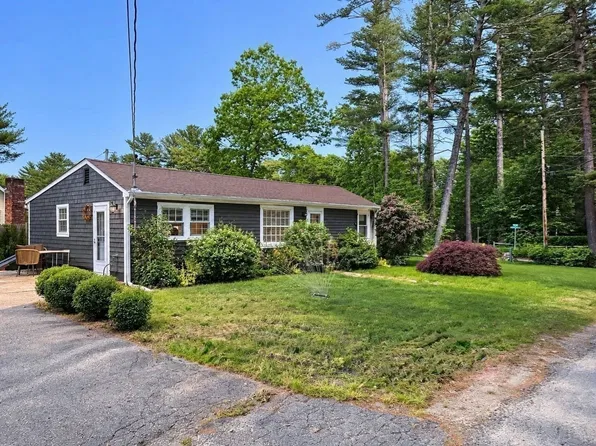 2 Pilgrim Rd, Lakeville, MA 02347