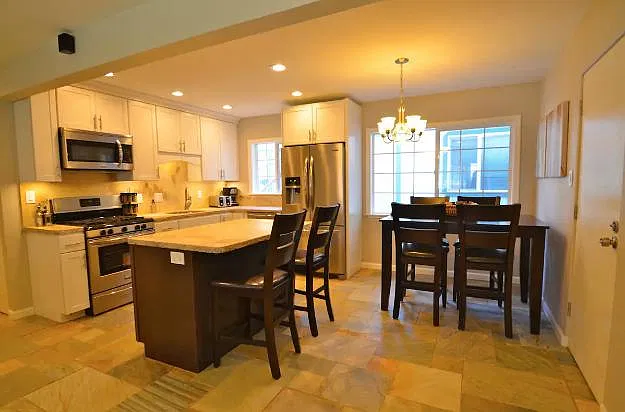 2 bed, 1000 sqft, $2,600 — Photo 1