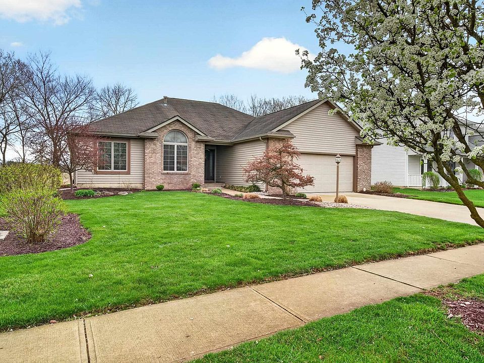 1st image of 221 Ballenshire Ln