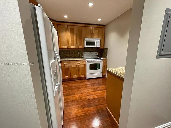 4th image of 7840 Camino Real #P-205
