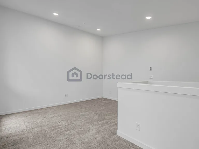 3070 SW Avalon Way #F — Photo 21