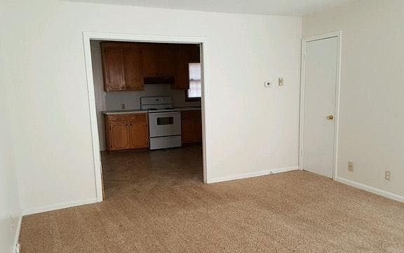 4th image of 812 S Main St APT 27