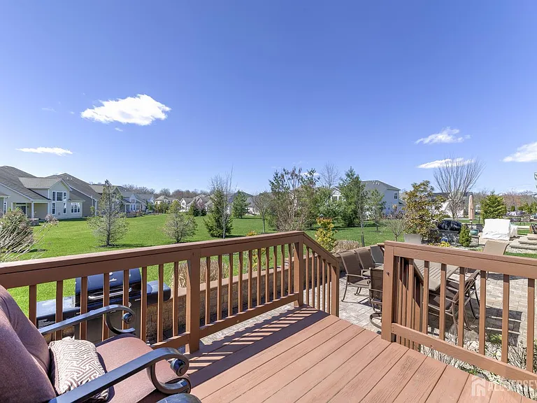 6 Michelangelo Dr S — Photo 43