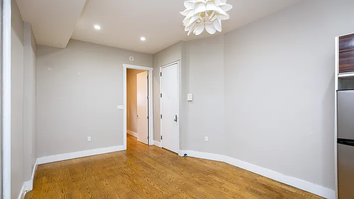 Rented by Nooklyn NYC LLC | media 21