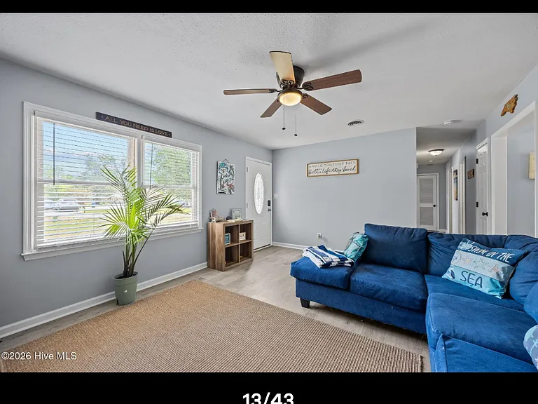 100 Leslie Ln — Photo 2