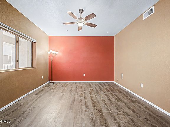 3rd image of 920 E DEVONSHIRE Avenue #3031