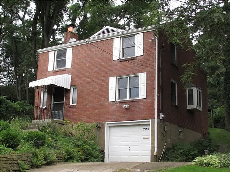 2290 Forest Dr photo 1