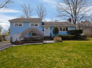 87 Inverness Rd, New Rochelle, NY 10804