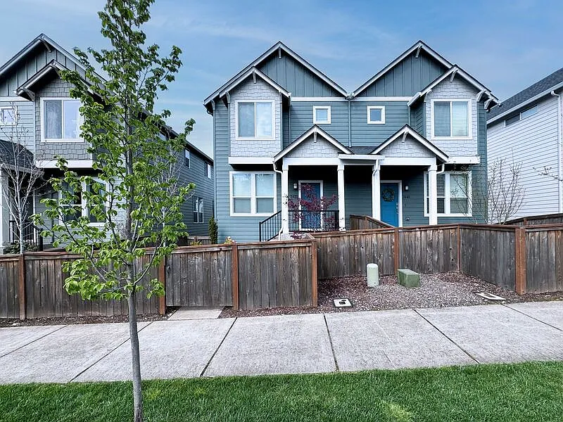 4 bed, 2.5 bath, 1600 sqft, $2,995 — Photo 3