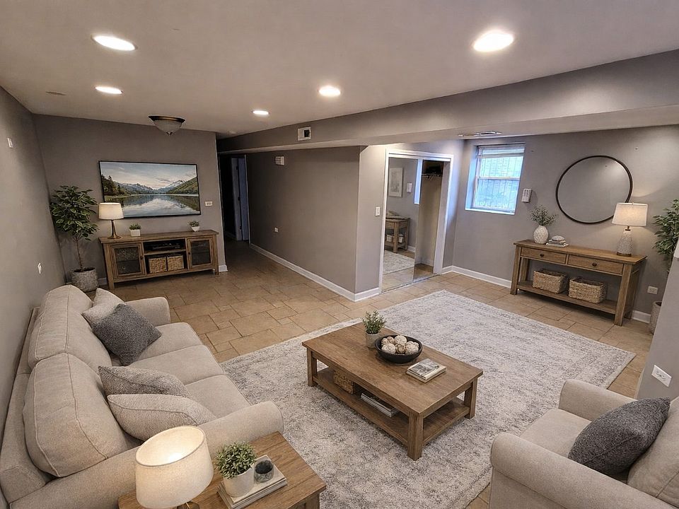 Living room - virtually staged