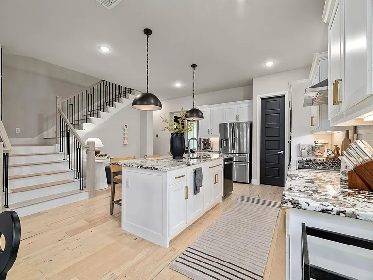 2262 Poppyvine Rd — Photo 8