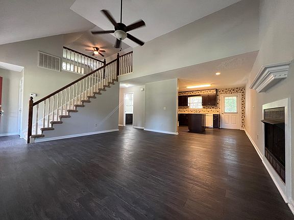 3rd image of 500 S Kevin Ct
