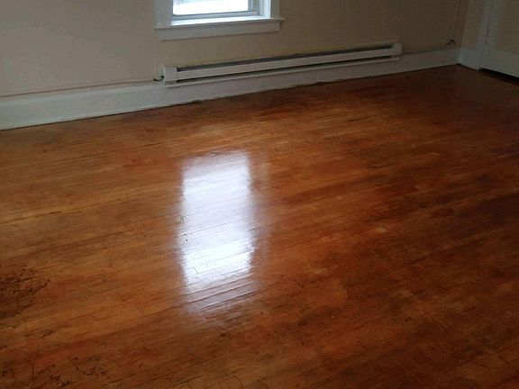 2nd image of 4122 W Lisbon Ave APT 9
