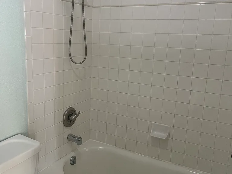 2787 Oxford Ave — Photo 10