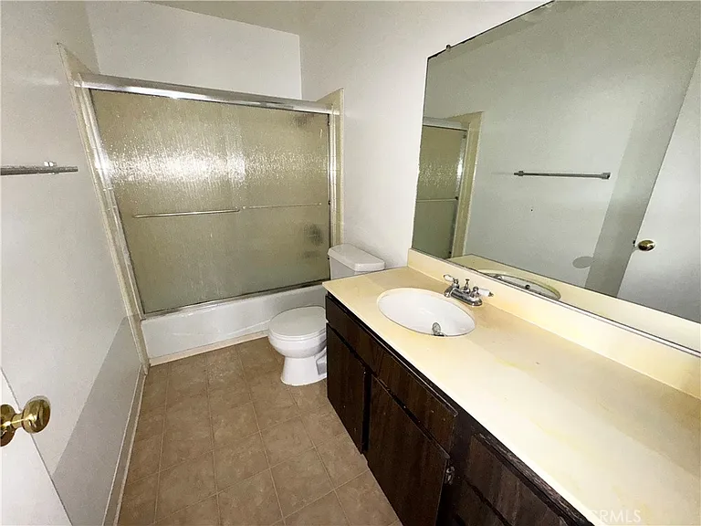 1236 W 8th St #8 — Photo 6
