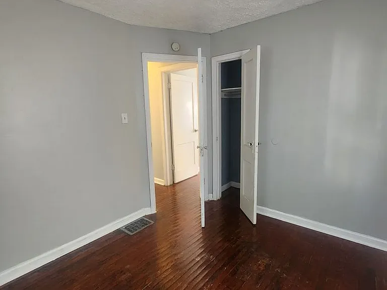 3519 N Sherman Dr — Photo 15