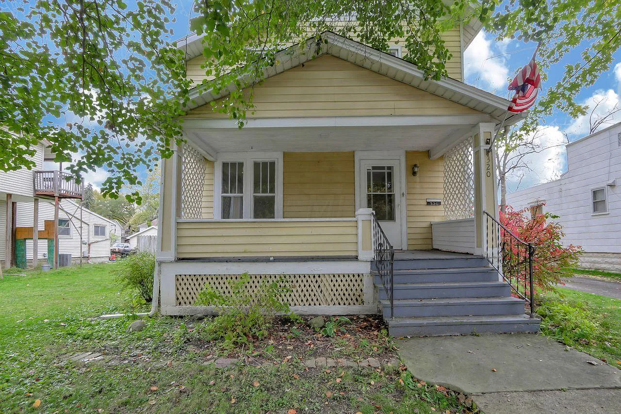 320 S High St photo 1