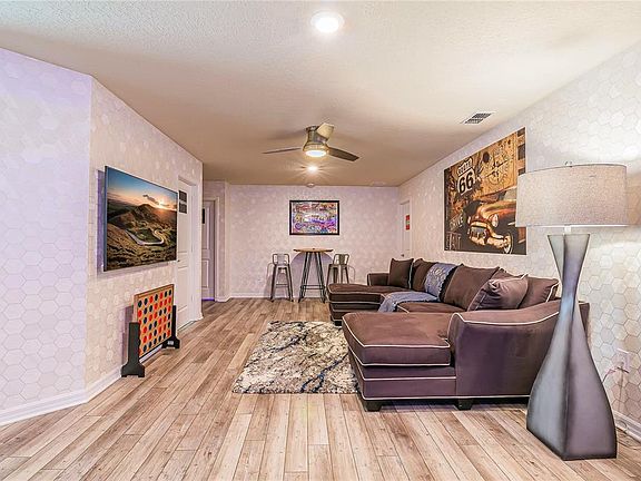 4th image of 2280 LELANI CIRCLE