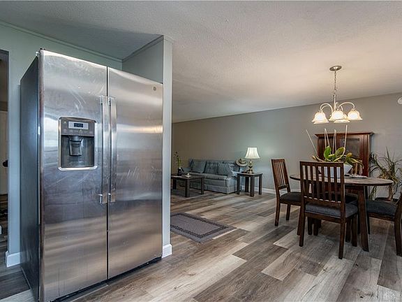 3rd image of 645 Skyview Dr