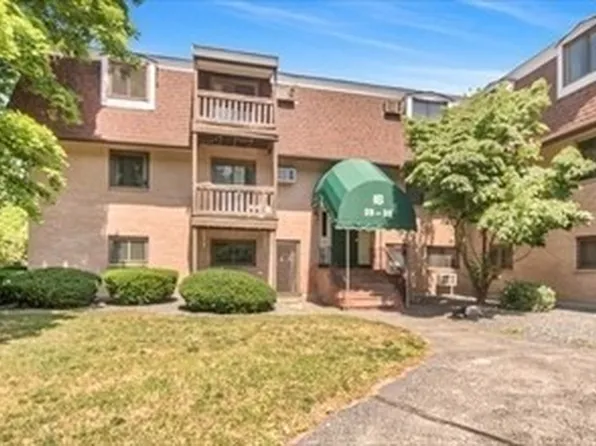 16 Erick Rd APT 32, Mansfield, MA 02048