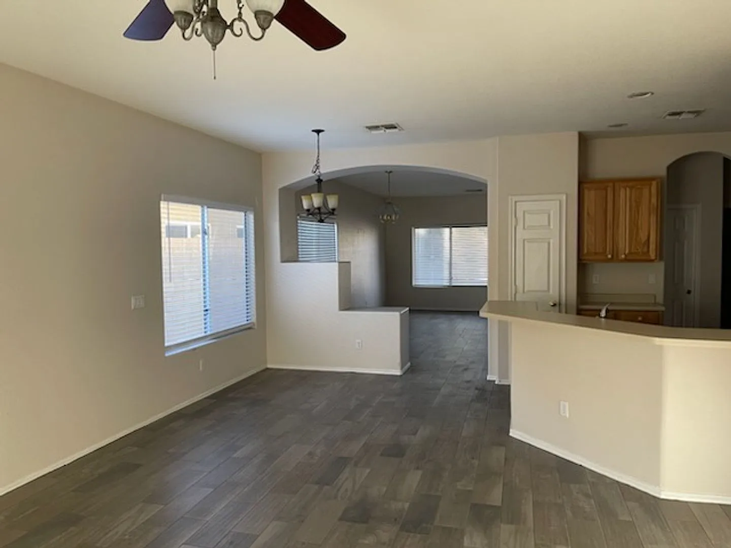 4 bedroom 2 bath in Goodyear — Photo 2