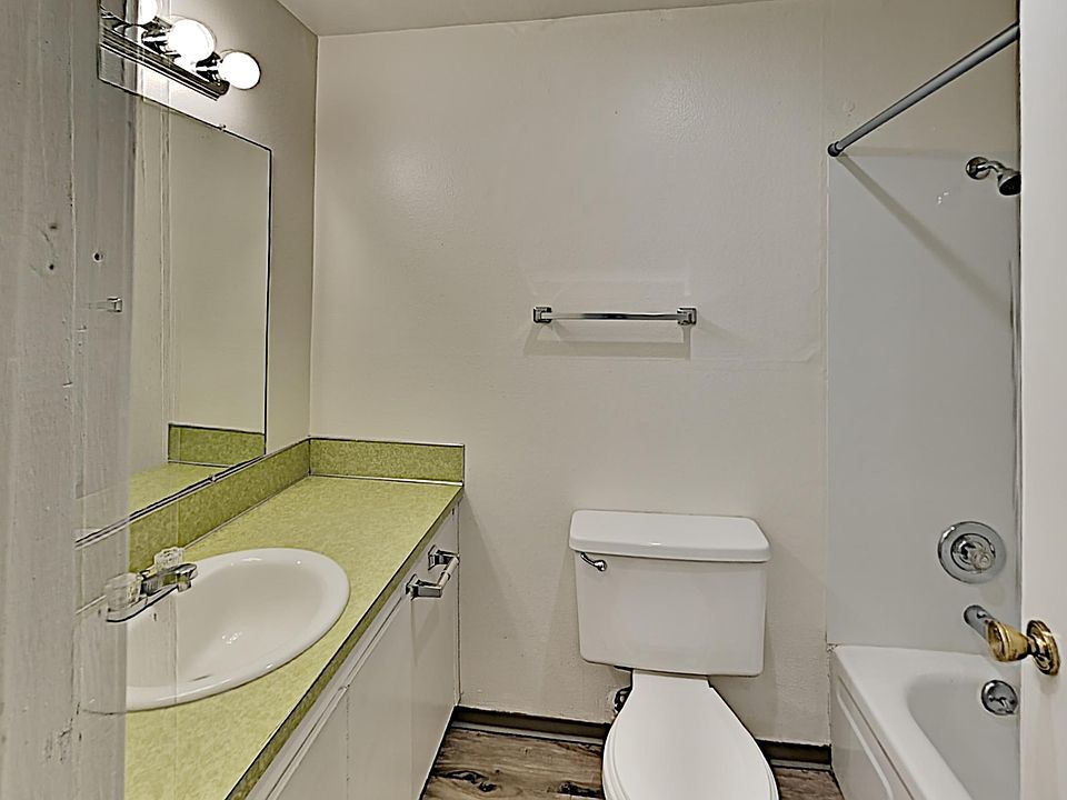 1st image of 1501 W Rose St #38