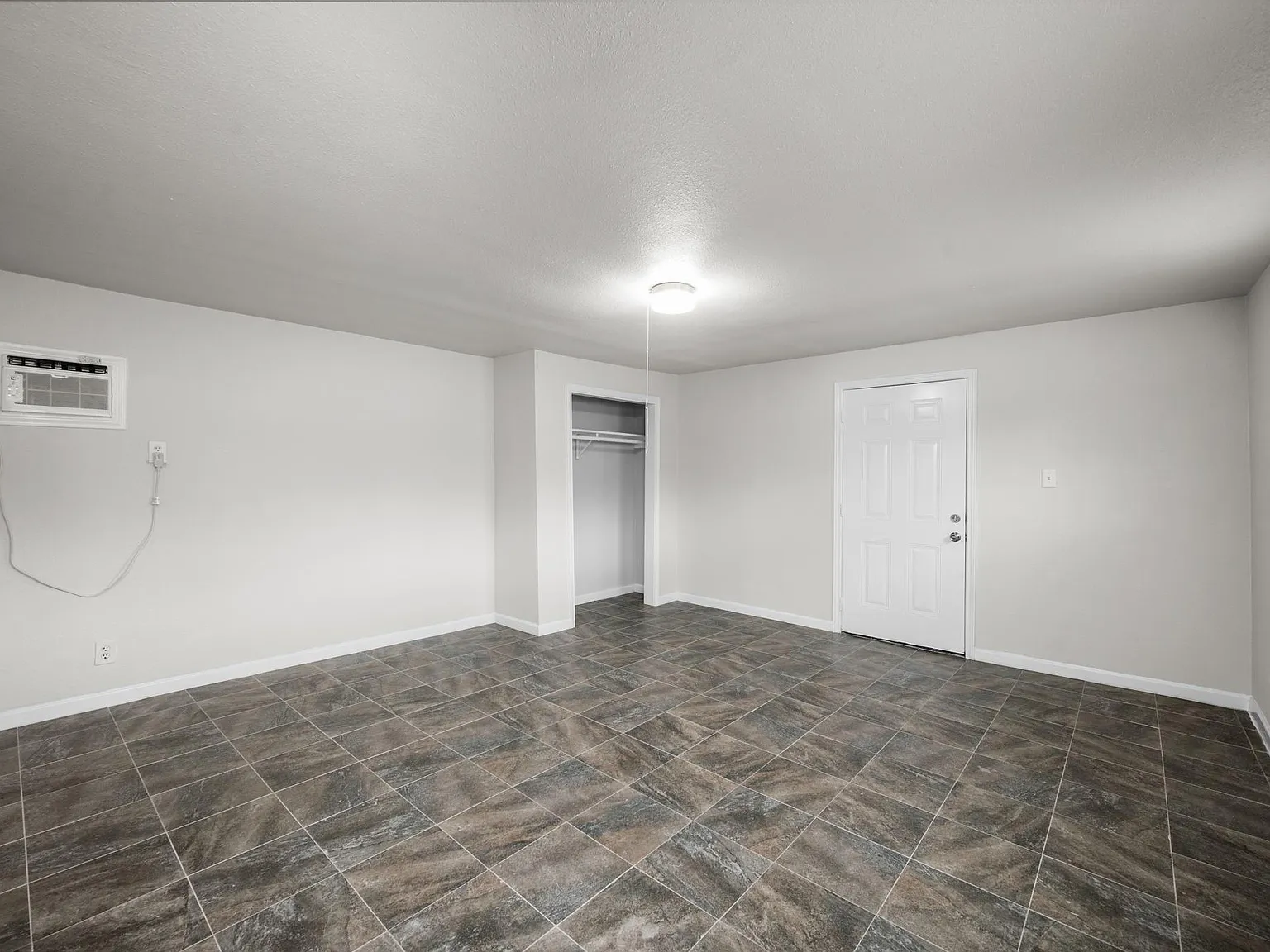 1 bed, 1.0 bath, 416 sqft, $975 — Photo 3