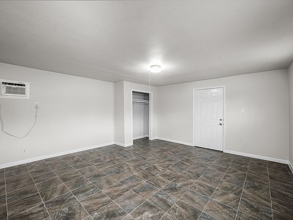 3rd image of 5519 Chapman St #2