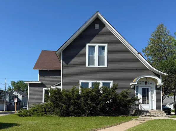 1369 Main St #1/2, Marinette, WI 54143