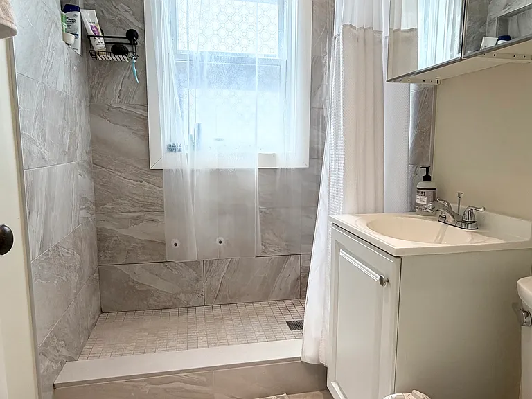 24 Beecher St #4 — Photo 15