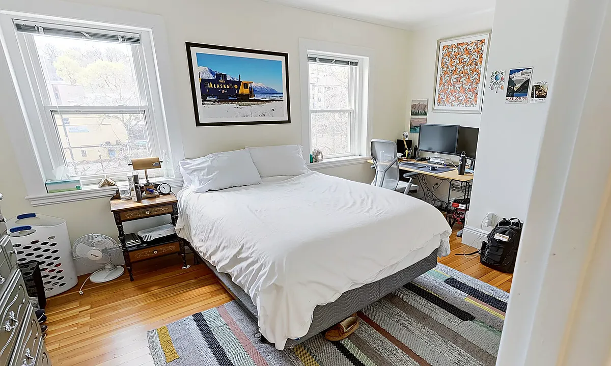 Building Photo - 1616 Beacon St #3