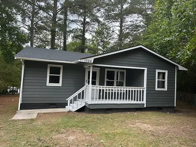 3 bed, $1,200 — Photo 1