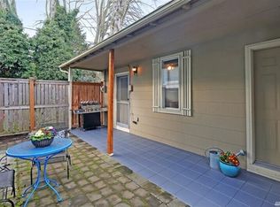 418 N 61st St, Seattle, WA 98103