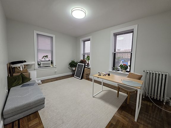 4th image of 2075 E 16th St #4N