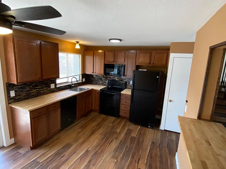 4225 Hummingbird Dr — Photo 4